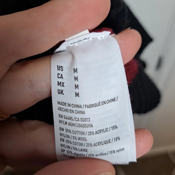 American Eagle Red Black Plaid Knit Button Up Mock Neck Cardigan Sweater Sz M - Picture 4 of 6